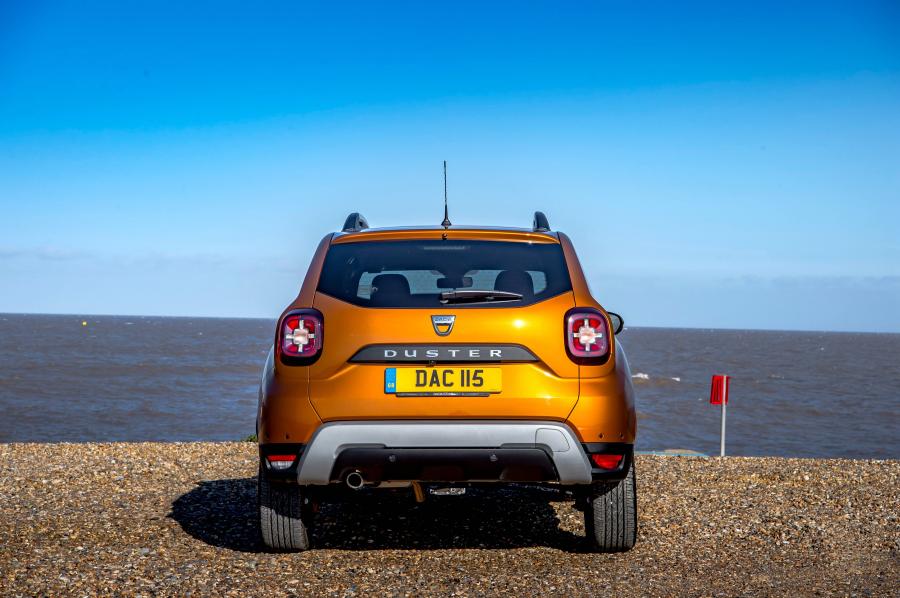  Dacia Duster Prestige 4WD 2018 года  (UK) (фото 10 из 40)